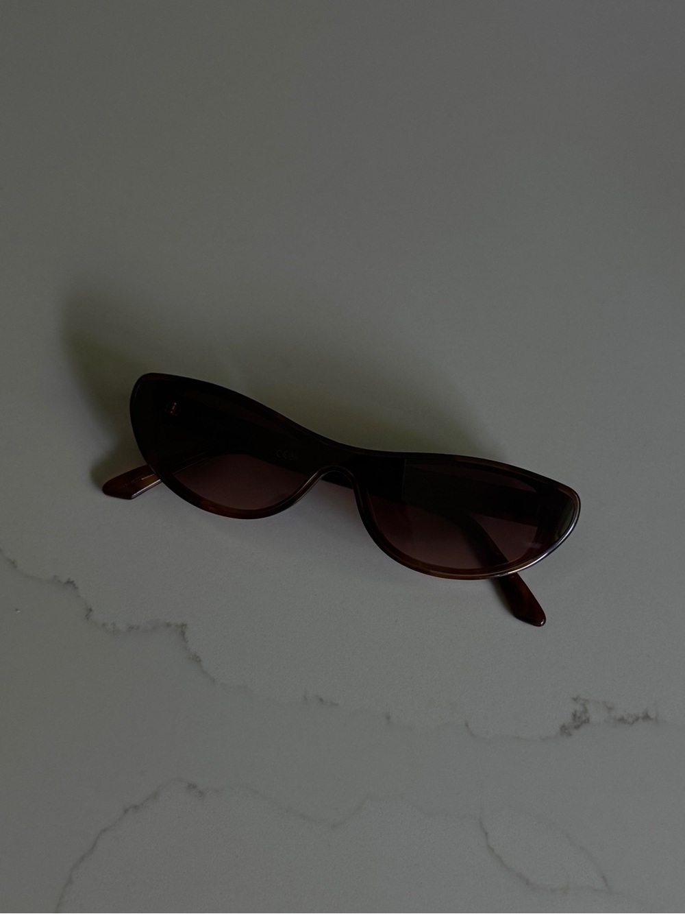 NWOT- QUAY x GUIZIO sunglasses